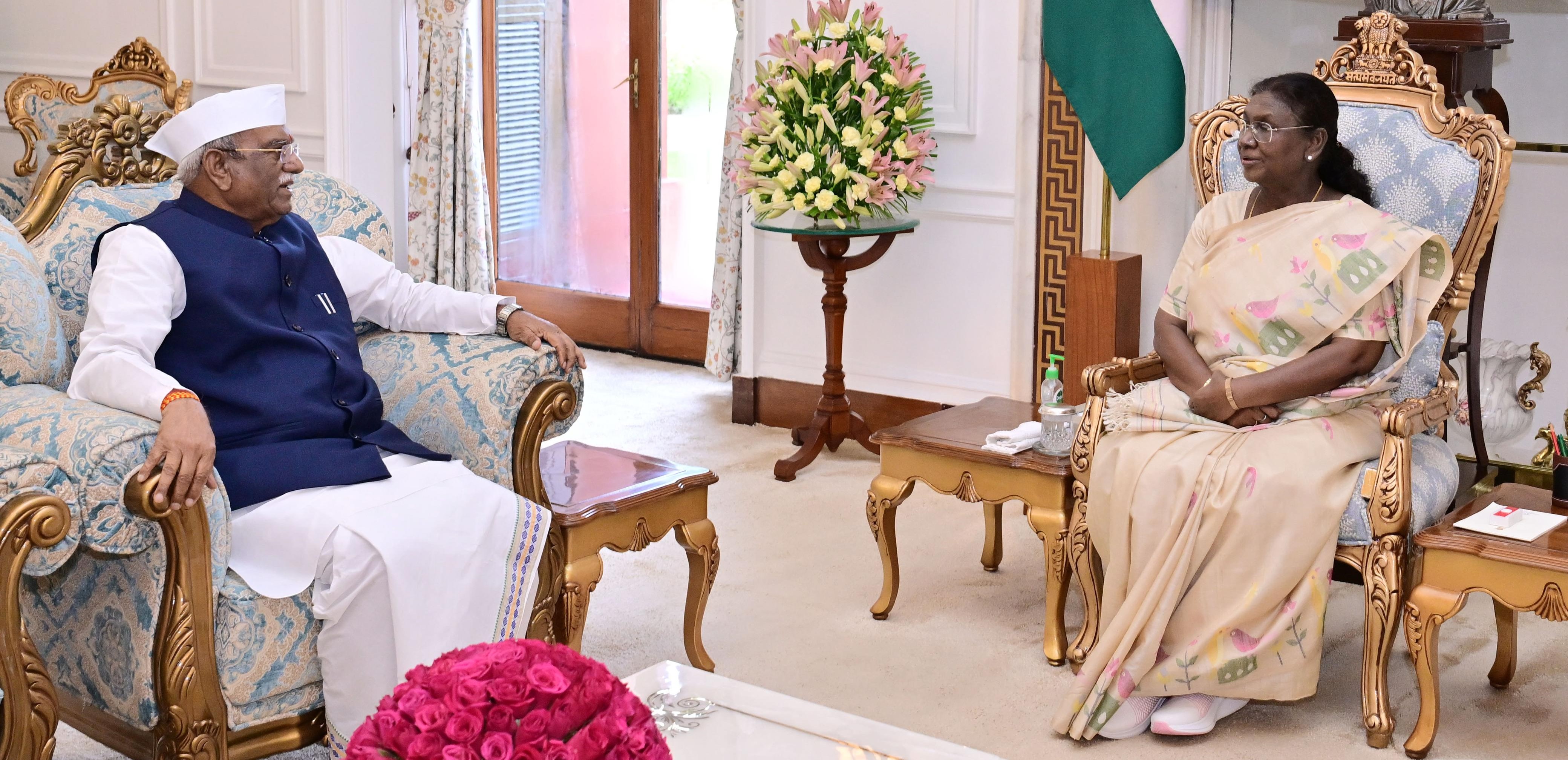 Hon'ble Governor calls on Hon'ble President of India